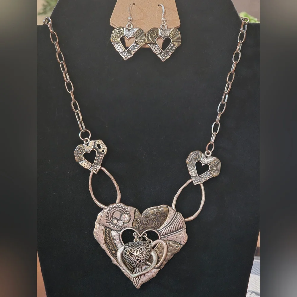 Vintage Heart Pendant Necklace and Earring Set - Picture 1 of 12